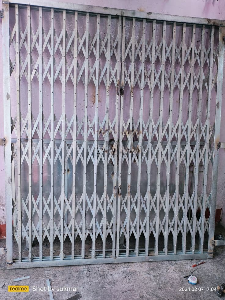 Retractable Iron Gate - Karachi Metal Art