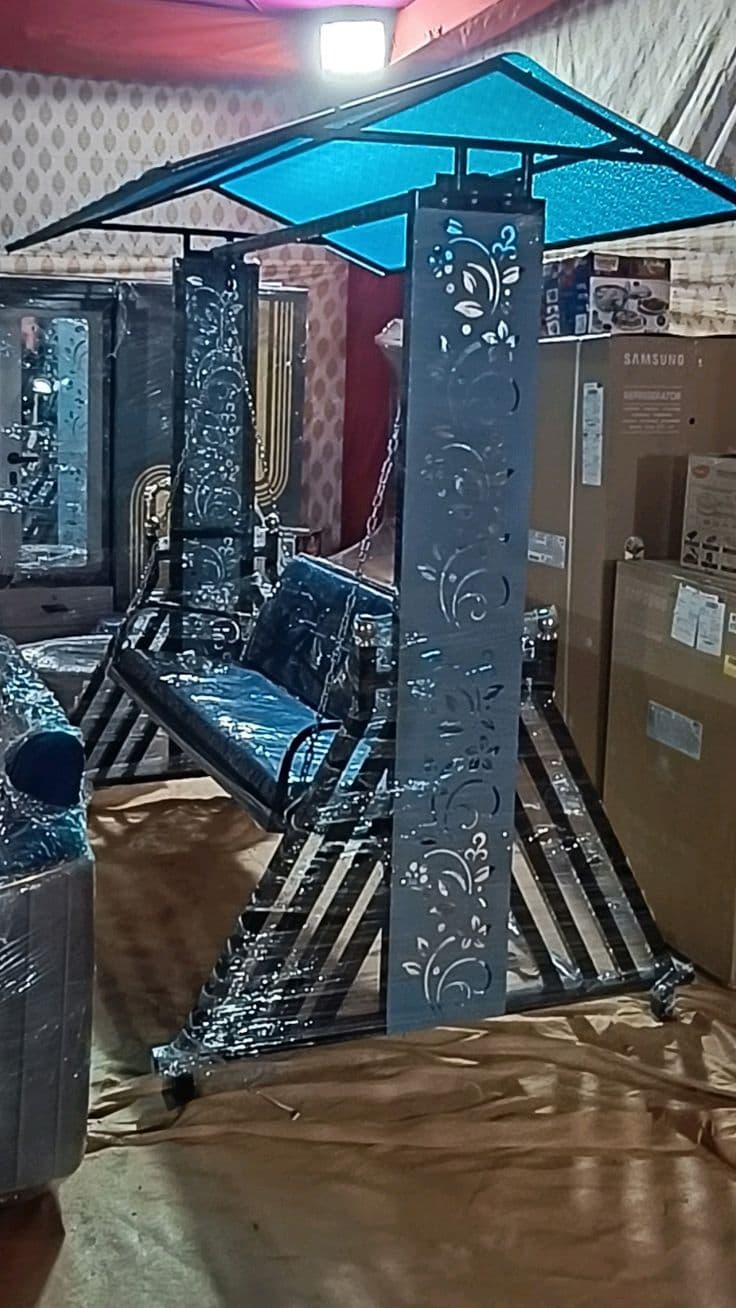 Indoor Metal Swing Seat - Karachi Metal Art