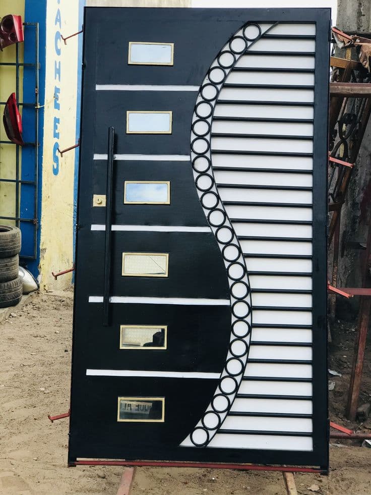 Curved Design Security Gate - Karachi Metal Art