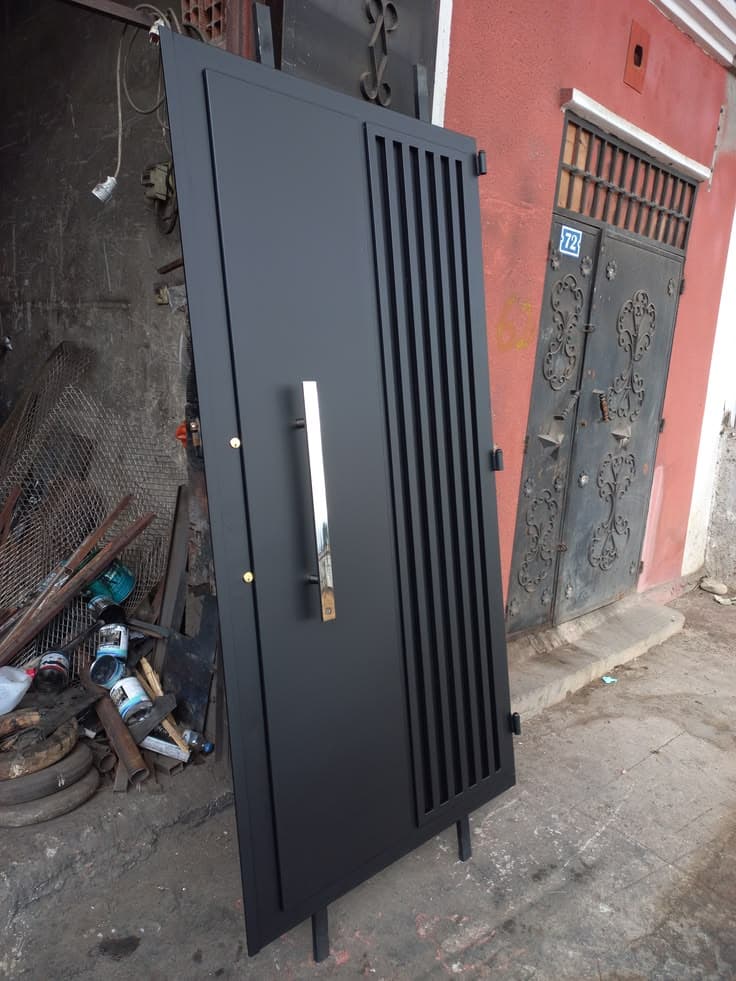 Vertical Panel Metal Gate - Karachi Metal Art