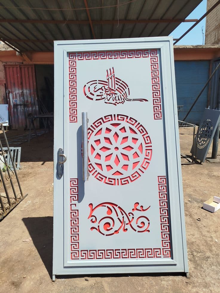 White Floral Pattern Gate - Karachi Metal Art