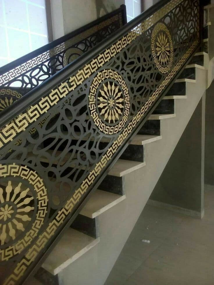 Decorative Spiral Stair Railing - Karachi Metal Art