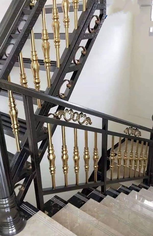 U-Shaped Stair Railing - Karachi Metal Art