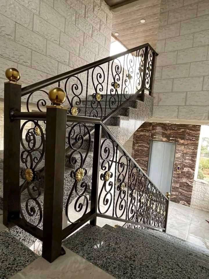 Elegant Wood & Metal Stair Railing - Karachi Metal Art