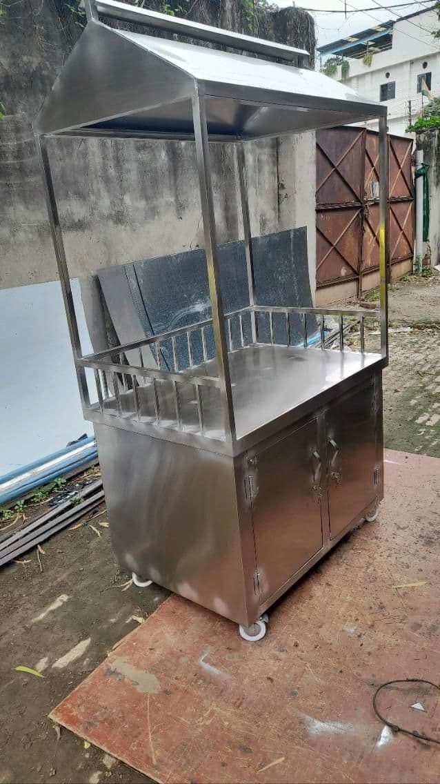 Stainless Steel Display Stall - Karachi Metal Art